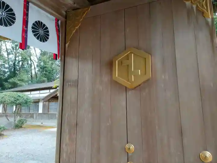 砥鹿神社(里宮)の山門・神門