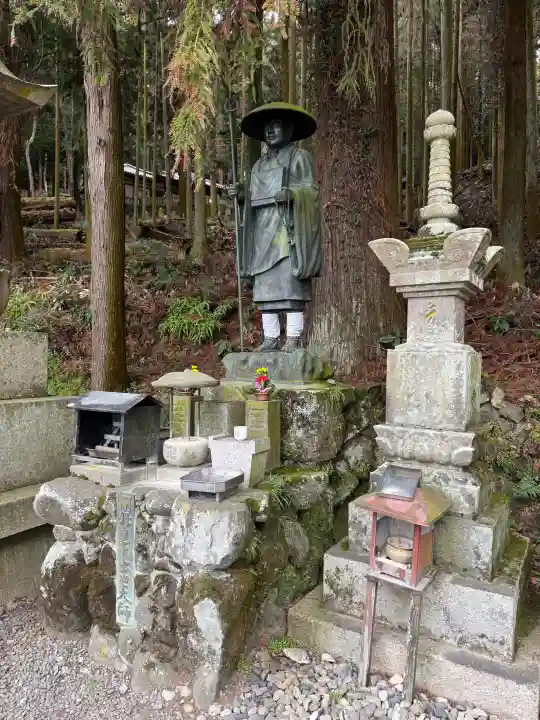 宝山寺の{uncategorized: "未分類", other: "その他", undefined: "問題あり", building: "その他建物", grave: "お墓", sacred_gate: "鳥居", guardian: "狛犬", statue: "像", buddha: "仏像", history: "歴史", nature: "自然", garden: "庭園", animal: "動物", pagoda: "塔", temizu: "手水舎", mountain_gate: "山門・神門", sanctuary: "本殿・本堂", subordinate: "末社・摂社", art: "芸術", scenery: "景色", jizo: "地蔵", ema: "絵馬", goshuin: "御朱印", omikuji: "おみくじ", items: "授与品その他", amulet: "お守り", goshuincho: "御朱印帳", eats: "食事", festival: "お祭り", votive_dance: "神楽", shichigosan: "七五三参", wedding: "結婚式", experience: "体験その他", initially: "初詣", around: "周辺", anti_infection: "感染症対策"}