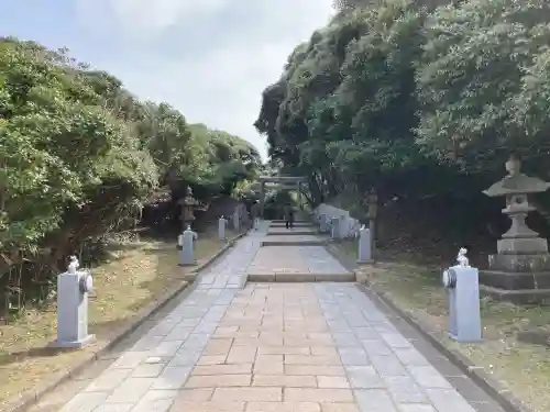 白兎神社の{uncategorized: "未分類", other: "その他", undefined: "問題あり", building: "その他建物", grave: "お墓", sacred_gate: "鳥居", guardian: "狛犬", statue: "像", buddha: "仏像", history: "歴史", nature: "自然", garden: "庭園", animal: "動物", pagoda: "塔", temizu: "手水舎", mountain_gate: "山門・神門", sanctuary: "本殿・本堂", subordinate: "末社・摂社", art: "芸術", scenery: "景色", jizo: "地蔵", ema: "絵馬", goshuin: "御朱印", omikuji: "おみくじ", items: "授与品その他", amulet: "お守り", goshuincho: "御朱印帳", eats: "食事", festival: "お祭り", votive_dance: "神楽", shichigosan: "七五三参", wedding: "結婚式", experience: "体験その他", initially: "初詣", around: "周辺", anti_infection: "感染症対策"}