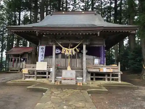 坪沼八幡神社の本殿・本堂