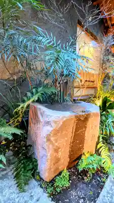 五十稲荷神社(栄寿稲荷神社)の手水舎