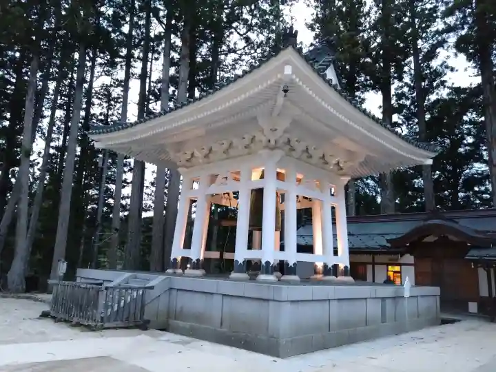壇上伽藍の{uncategorized: "未分類", other: "その他", undefined: "問題あり", building: "その他建物", grave: "お墓", sacred_gate: "鳥居", guardian: "狛犬", statue: "像", buddha: "仏像", history: "歴史", nature: "自然", garden: "庭園", animal: "動物", pagoda: "塔", temizu: "手水舎", mountain_gate: "山門・神門", sanctuary: "本殿・本堂", subordinate: "末社・摂社", art: "芸術", scenery: "景色", jizo: "地蔵", ema: "絵馬", goshuin: "御朱印", omikuji: "おみくじ", items: "授与品その他", amulet: "お守り", goshuincho: "御朱印帳", eats: "食事", festival: "お祭り", votive_dance: "神楽", shichigosan: "七五三参", wedding: "結婚式", experience: "体験その他", initially: "初詣", around: "周辺", anti_infection: "感染症対策"}