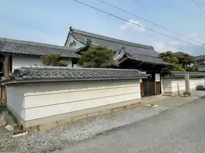 真成寺の{uncategorized: "未分類", other: "その他", undefined: "問題あり", building: "その他建物", grave: "お墓", sacred_gate: "鳥居", guardian: "狛犬", statue: "像", buddha: "仏像", history: "歴史", nature: "自然", garden: "庭園", animal: "動物", pagoda: "塔", temizu: "手水舎", mountain_gate: "山門・神門", sanctuary: "本殿・本堂", subordinate: "末社・摂社", art: "芸術", scenery: "景色", jizo: "地蔵", ema: "絵馬", goshuin: "御朱印", omikuji: "おみくじ", items: "授与品その他", amulet: "お守り", goshuincho: "御朱印帳", eats: "食事", festival: "お祭り", votive_dance: "神楽", shichigosan: "七五三参", wedding: "結婚式", experience: "体験その他", initially: "初詣", around: "周辺", anti_infection: "感染症対策"}
