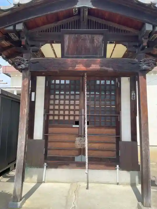 宇佐稲荷大明神の{uncategorized: "未分類", other: "その他", undefined: "問題あり", building: "その他建物", grave: "お墓", sacred_gate: "鳥居", guardian: "狛犬", statue: "像", buddha: "仏像", history: "歴史", nature: "自然", garden: "庭園", animal: "動物", pagoda: "塔", temizu: "手水舎", mountain_gate: "山門・神門", sanctuary: "本殿・本堂", subordinate: "末社・摂社", art: "芸術", scenery: "景色", jizo: "地蔵", ema: "絵馬", goshuin: "御朱印", omikuji: "おみくじ", items: "授与品その他", amulet: "お守り", goshuincho: "御朱印帳", eats: "食事", festival: "お祭り", votive_dance: "神楽", shichigosan: "七五三参", wedding: "結婚式", experience: "体験その他", initially: "初詣", around: "周辺", anti_infection: "感染症対策"}