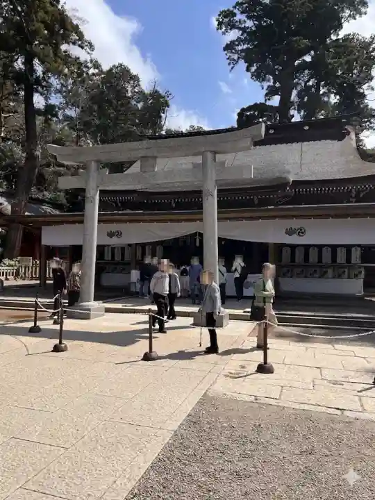 鹿島神宮の{uncategorized: "未分類", other: "その他", undefined: "問題あり", building: "その他建物", grave: "お墓", sacred_gate: "鳥居", guardian: "狛犬", statue: "像", buddha: "仏像", history: "歴史", nature: "自然", garden: "庭園", animal: "動物", pagoda: "塔", temizu: "手水舎", mountain_gate: "山門・神門", sanctuary: "本殿・本堂", subordinate: "末社・摂社", art: "芸術", scenery: "景色", jizo: "地蔵", ema: "絵馬", goshuin: "御朱印", omikuji: "おみくじ", items: "授与品その他", amulet: "お守り", goshuincho: "御朱印帳", eats: "食事", festival: "お祭り", votive_dance: "神楽", shichigosan: "七五三参", wedding: "結婚式", experience: "体験その他", initially: "初詣", around: "周辺", anti_infection: "感染症対策"}