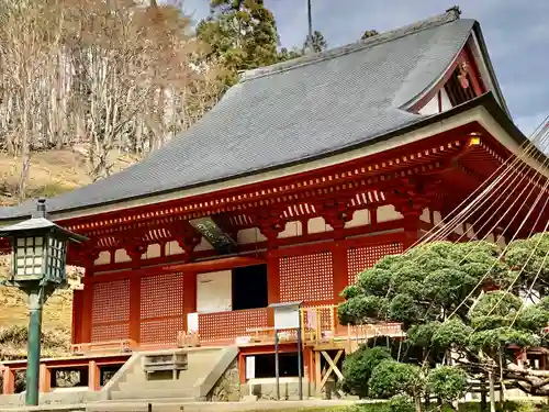 達谷西光寺の本殿