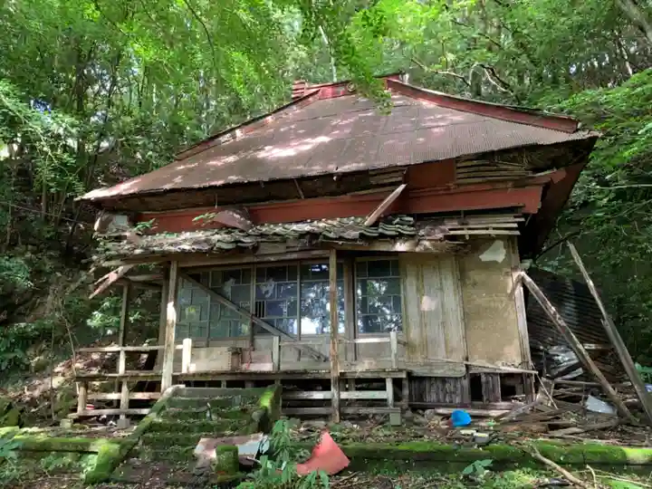 浪切不動尊の本殿・本堂