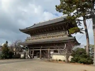 光明寺の{uncategorized: "未分類", other: "その他", undefined: "問題あり", building: "その他建物", grave: "お墓", sacred_gate: "鳥居", guardian: "狛犬", statue: "像", buddha: "仏像", history: "歴史", nature: "自然", garden: "庭園", animal: "動物", pagoda: "塔", temizu: "手水舎", mountain_gate: "山門・神門", sanctuary: "本殿・本堂", subordinate: "末社・摂社", art: "芸術", scenery: "景色", jizo: "地蔵", ema: "絵馬", goshuin: "御朱印", omikuji: "おみくじ", items: "授与品その他", amulet: "お守り", goshuincho: "御朱印帳", eats: "食事", festival: "お祭り", votive_dance: "神楽", shichigosan: "七五三参", wedding: "結婚式", experience: "体験その他", initially: "初詣", around: "周辺", anti_infection: "感染症対策"}
