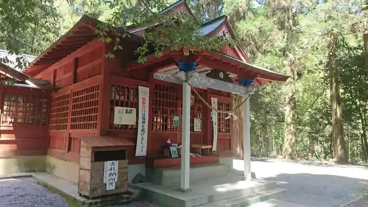 安良神社の本殿・本堂