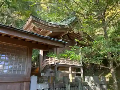 鎮西大社諏訪神社の本殿・本堂