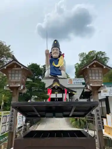 大前神社の像