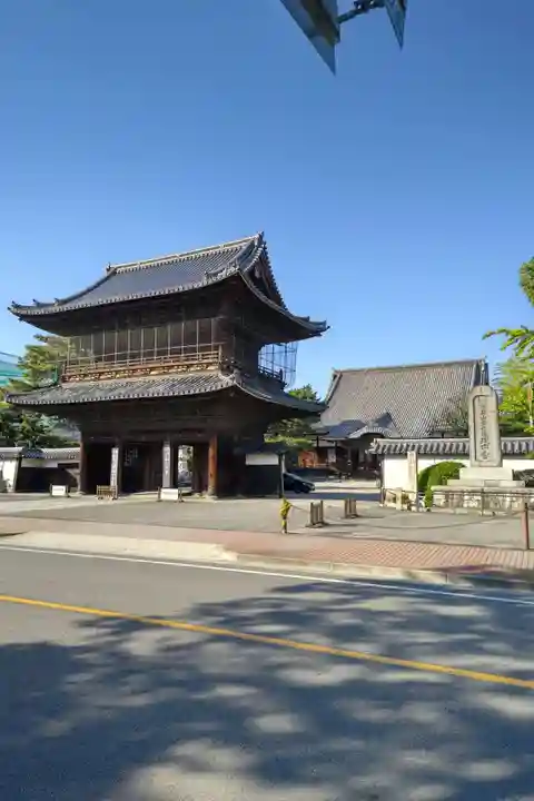 建中寺の山門・神門