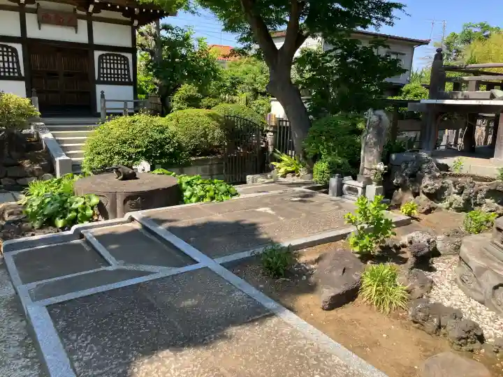 泉養寺の{uncategorized: "未分類", other: "その他", undefined: "問題あり", building: "その他建物", grave: "お墓", sacred_gate: "鳥居", guardian: "狛犬", statue: "像", buddha: "仏像", history: "歴史", nature: "自然", garden: "庭園", animal: "動物", pagoda: "塔", temizu: "手水舎", mountain_gate: "山門・神門", sanctuary: "本殿・本堂", subordinate: "末社・摂社", art: "芸術", scenery: "景色", jizo: "地蔵", ema: "絵馬", goshuin: "御朱印", omikuji: "おみくじ", items: "授与品その他", amulet: "お守り", goshuincho: "御朱印帳", eats: "食事", festival: "お祭り", votive_dance: "神楽", shichigosan: "七五三参", wedding: "結婚式", experience: "体験その他", initially: "初詣", around: "周辺", anti_infection: "感染症対策"}