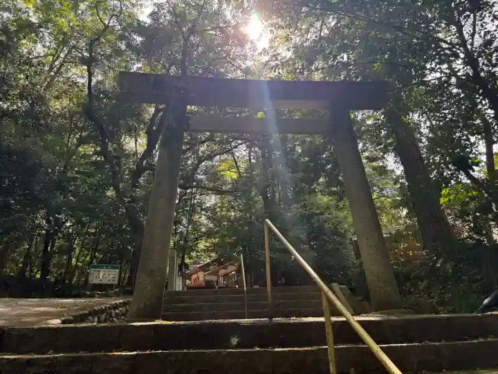 本居宣長ノ宮の{uncategorized: "未分類", other: "その他", undefined: "問題あり", building: "その他建物", grave: "お墓", sacred_gate: "鳥居", guardian: "狛犬", statue: "像", buddha: "仏像", history: "歴史", nature: "自然", garden: "庭園", animal: "動物", pagoda: "塔", temizu: "手水舎", mountain_gate: "山門・神門", sanctuary: "本殿・本堂", subordinate: "末社・摂社", art: "芸術", scenery: "景色", jizo: "地蔵", ema: "絵馬", goshuin: "御朱印", omikuji: "おみくじ", items: "授与品その他", amulet: "お守り", goshuincho: "御朱印帳", eats: "食事", festival: "お祭り", votive_dance: "神楽", shichigosan: "七五三参", wedding: "結婚式", experience: "体験その他", initially: "初詣", around: "周辺", anti_infection: "感染症対策"}