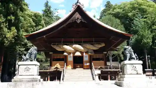 諏訪大社下社秋宮の本殿・本堂