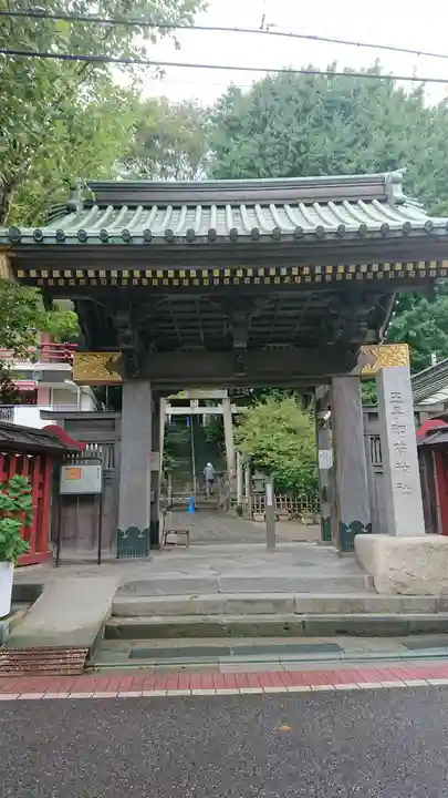 王子稲荷神社の山門・神門