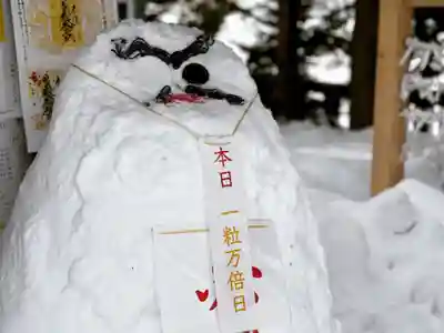 札幌諏訪神社の像
