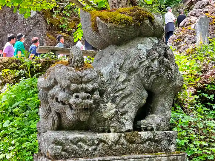 戸隠神社奥社の狛犬