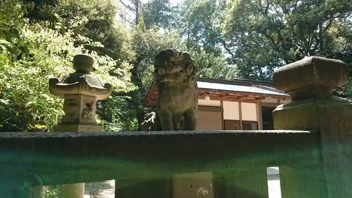 諏訪神社の狛犬