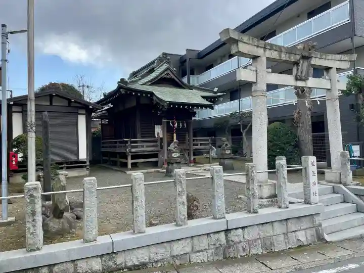 塩釜神社(鹽竈神社)の{uncategorized: "未分類", other: "その他", undefined: "問題あり", building: "その他建物", grave: "お墓", sacred_gate: "鳥居", guardian: "狛犬", statue: "像", buddha: "仏像", history: "歴史", nature: "自然", garden: "庭園", animal: "動物", pagoda: "塔", temizu: "手水舎", mountain_gate: "山門・神門", sanctuary: "本殿・本堂", subordinate: "末社・摂社", art: "芸術", scenery: "景色", jizo: "地蔵", ema: "絵馬", goshuin: "御朱印", omikuji: "おみくじ", items: "授与品その他", amulet: "お守り", goshuincho: "御朱印帳", eats: "食事", festival: "お祭り", votive_dance: "神楽", shichigosan: "七五三参", wedding: "結婚式", experience: "体験その他", initially: "初詣", around: "周辺", anti_infection: "感染症対策"}