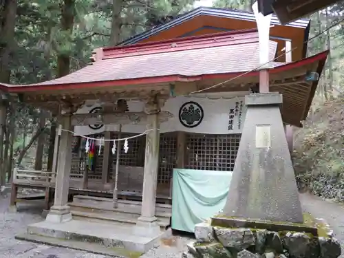 軍刀利神社の本殿