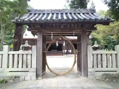 由加神社（和気由加神社）の山門・神門