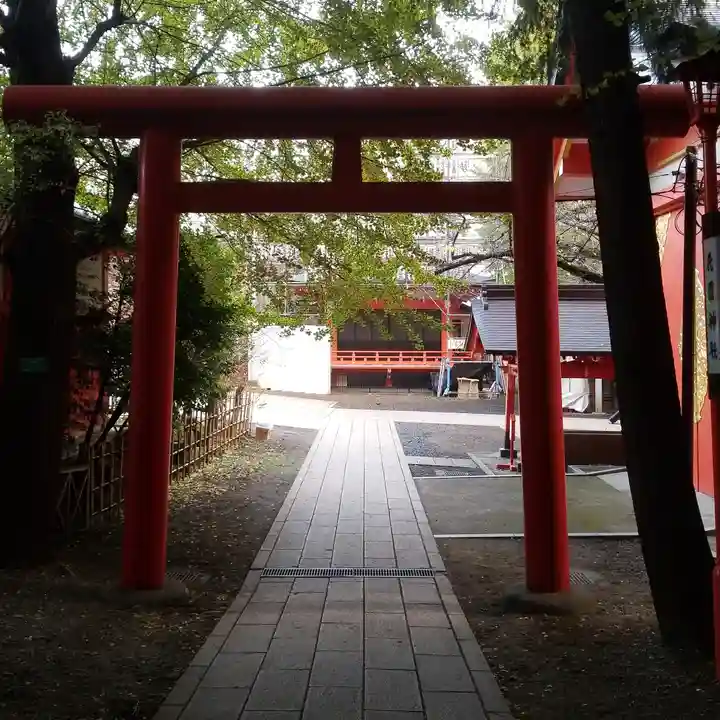 花園神社の鳥居