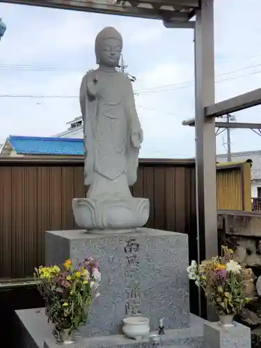 西生寺の仏像