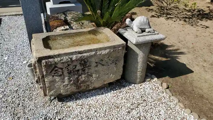 年毛神社の手水舎