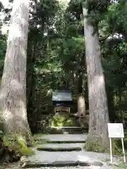 雄山神社中宮祈願殿の建物その他