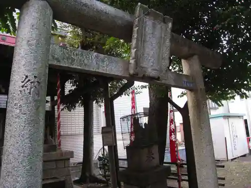 三穂道別稲荷神社の鳥居