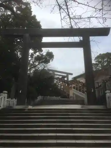 伊勢山皇大神宮の鳥居