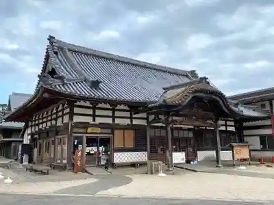 本山専修寺の本殿・本堂