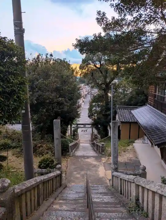 長尾神社の{uncategorized: "未分類", other: "その他", undefined: "問題あり", building: "その他建物", grave: "お墓", sacred_gate: "鳥居", guardian: "狛犬", statue: "像", buddha: "仏像", history: "歴史", nature: "自然", garden: "庭園", animal: "動物", pagoda: "塔", temizu: "手水舎", mountain_gate: "山門・神門", sanctuary: "本殿・本堂", subordinate: "末社・摂社", art: "芸術", scenery: "景色", jizo: "地蔵", ema: "絵馬", goshuin: "御朱印", omikuji: "おみくじ", items: "授与品その他", amulet: "お守り", goshuincho: "御朱印帳", eats: "食事", festival: "お祭り", votive_dance: "神楽", shichigosan: "七五三参", wedding: "結婚式", experience: "体験その他", initially: "初詣", around: "周辺", anti_infection: "感染症対策"}