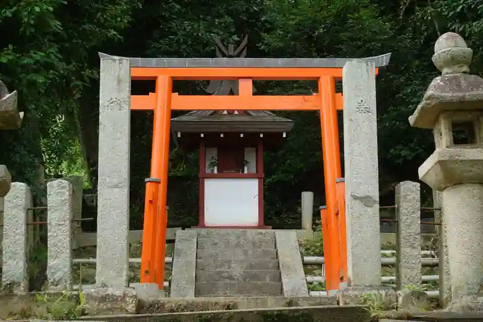 三井神社の本殿