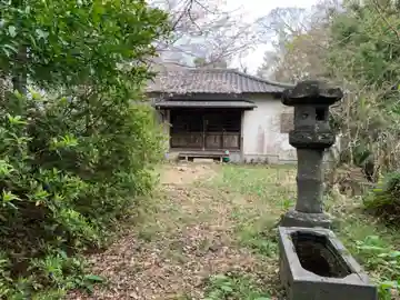 岩富寺の本殿・本堂