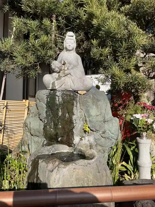 間々観音(龍音寺)の手水舎