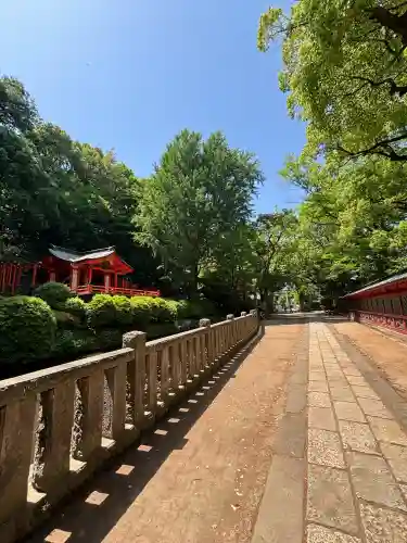 根津神社の{uncategorized: "未分類", other: "その他", undefined: "問題あり", building: "その他建物", grave: "お墓", sacred_gate: "鳥居", guardian: "狛犬", statue: "像", buddha: "仏像", history: "歴史", nature: "自然", garden: "庭園", animal: "動物", pagoda: "塔", temizu: "手水舎", mountain_gate: "山門・神門", sanctuary: "本殿・本堂", subordinate: "末社・摂社", art: "芸術", scenery: "景色", jizo: "地蔵", ema: "絵馬", goshuin: "御朱印", omikuji: "おみくじ", items: "授与品その他", amulet: "お守り", goshuincho: "御朱印帳", eats: "食事", festival: "お祭り", votive_dance: "神楽", shichigosan: "七五三参", wedding: "結婚式", experience: "体験その他", initially: "初詣", around: "周辺", anti_infection: "感染症対策"}