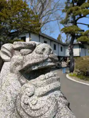 湯倉神社の{uncategorized: "未分類", other: "その他", undefined: "問題あり", building: "その他建物", grave: "お墓", sacred_gate: "鳥居", guardian: "狛犬", statue: "像", buddha: "仏像", history: "歴史", nature: "自然", garden: "庭園", animal: "動物", pagoda: "塔", temizu: "手水舎", mountain_gate: "山門・神門", sanctuary: "本殿・本堂", subordinate: "末社・摂社", art: "芸術", scenery: "景色", jizo: "地蔵", ema: "絵馬", goshuin: "御朱印", omikuji: "おみくじ", items: "授与品その他", amulet: "お守り", goshuincho: "御朱印帳", eats: "食事", festival: "お祭り", votive_dance: "神楽", shichigosan: "七五三参", wedding: "結婚式", experience: "体験その他", initially: "初詣", around: "周辺", anti_infection: "感染症対策"}