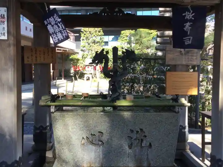 豊川稲荷東京別院の手水舎