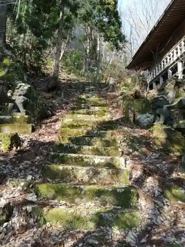 高岩神社の建物その他