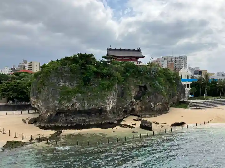 波上宮の本殿・本堂