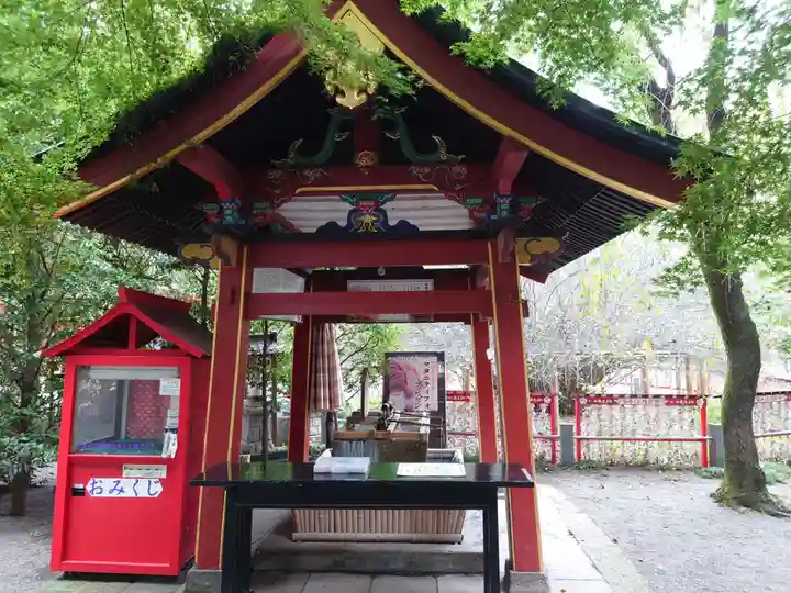 冠稲荷神社の手水舎