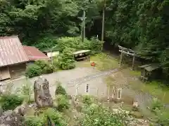 新嶽大神の周辺