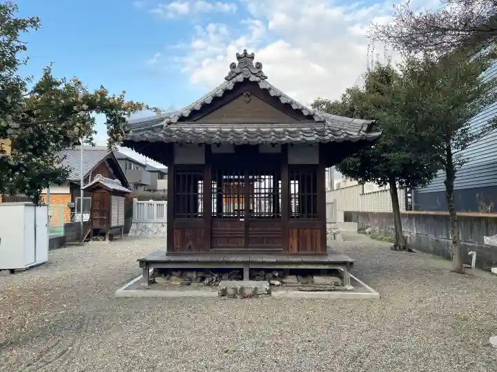 天王神社の{uncategorized: "未分類", other: "その他", undefined: "問題あり", building: "その他建物", grave: "お墓", sacred_gate: "鳥居", guardian: "狛犬", statue: "像", buddha: "仏像", history: "歴史", nature: "自然", garden: "庭園", animal: "動物", pagoda: "塔", temizu: "手水舎", mountain_gate: "山門・神門", sanctuary: "本殿・本堂", subordinate: "末社・摂社", art: "芸術", scenery: "景色", jizo: "地蔵", ema: "絵馬", goshuin: "御朱印", omikuji: "おみくじ", items: "授与品その他", amulet: "お守り", goshuincho: "御朱印帳", eats: "食事", festival: "お祭り", votive_dance: "神楽", shichigosan: "七五三参", wedding: "結婚式", experience: "体験その他", initially: "初詣", around: "周辺", anti_infection: "感染症対策"}
