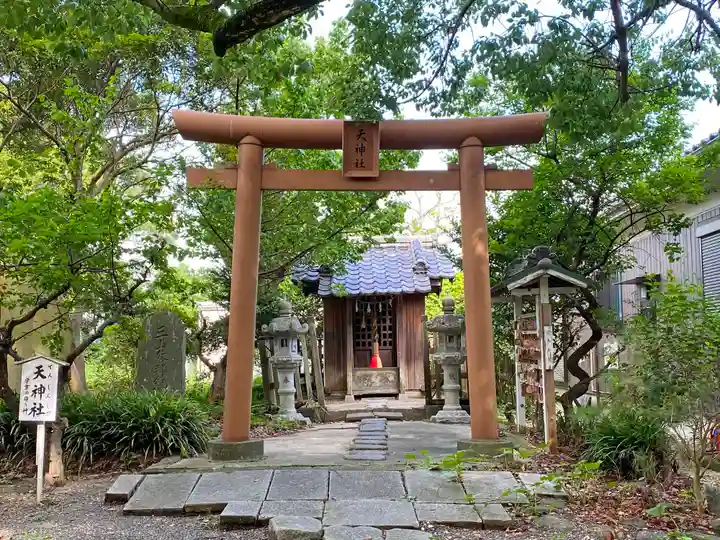 島穴神社の末社・摂社