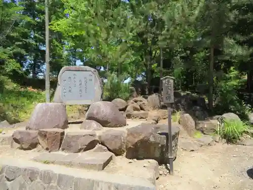 酒折宮の建物その他