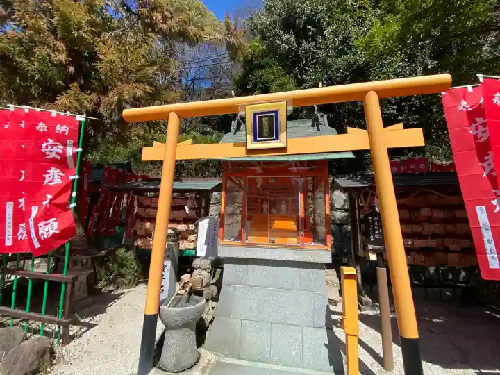 東照宮の{uncategorized: "未分類", other: "その他", undefined: "問題あり", building: "その他建物", grave: "お墓", sacred_gate: "鳥居", guardian: "狛犬", statue: "像", buddha: "仏像", history: "歴史", nature: "自然", garden: "庭園", animal: "動物", pagoda: "塔", temizu: "手水舎", mountain_gate: "山門・神門", sanctuary: "本殿・本堂", subordinate: "末社・摂社", art: "芸術", scenery: "景色", jizo: "地蔵", ema: "絵馬", goshuin: "御朱印", omikuji: "おみくじ", items: "授与品その他", amulet: "お守り", goshuincho: "御朱印帳", eats: "食事", festival: "お祭り", votive_dance: "神楽", shichigosan: "七五三参", wedding: "結婚式", experience: "体験その他", initially: "初詣", around: "周辺", anti_infection: "感染症対策"}