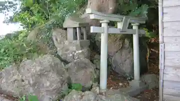 岩神社の本殿・本堂