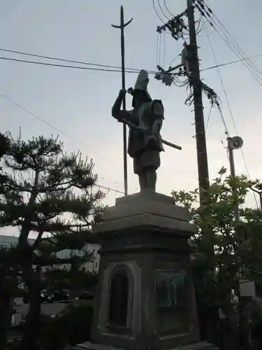 豊国神社の像